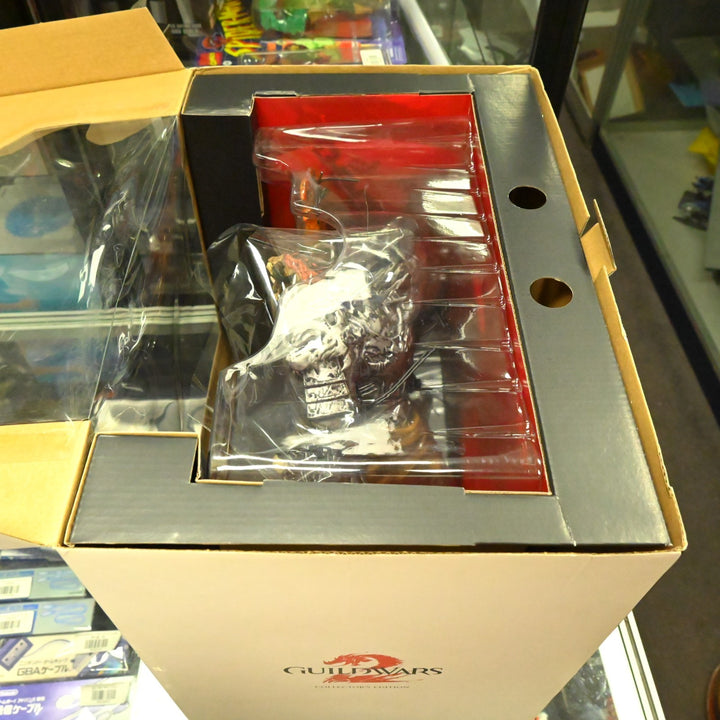 AS NEW! Guild Wars 2 Collectors Edition - PC Game / Figure