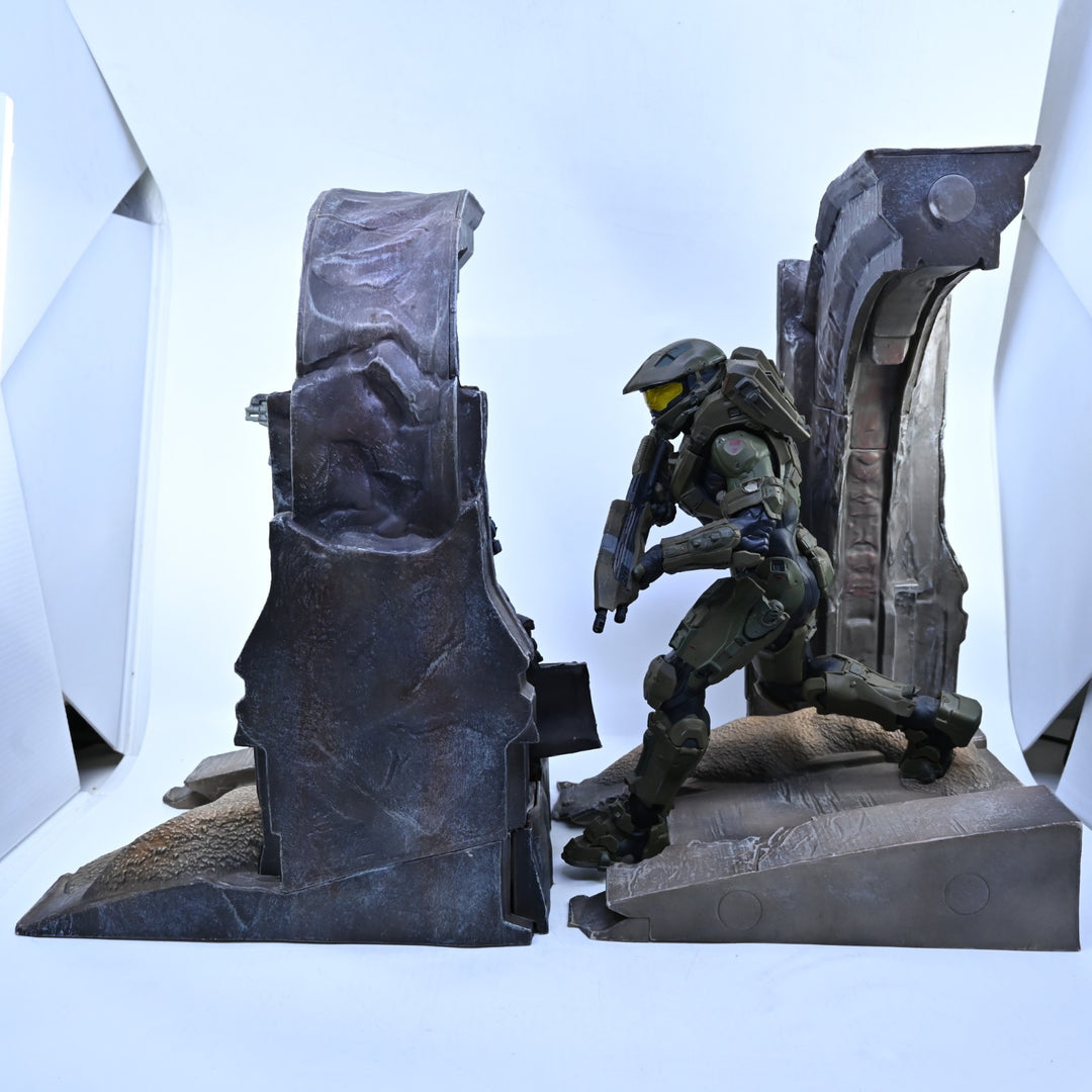 Halo 5 Guardians Limited Collector's Edition Statue - Xbox One Collectable