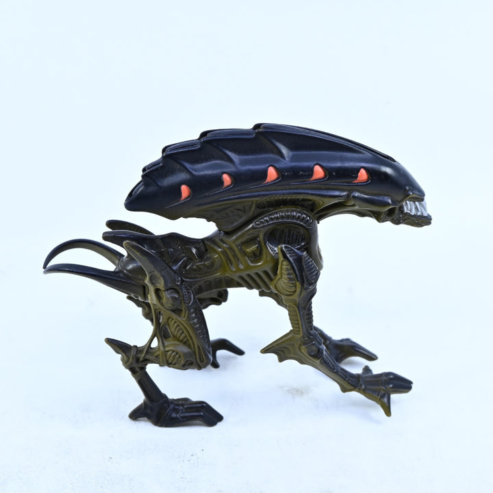 Wild Boar Alien + Hidden Power Attack Spikes - Aliens 1994 Kenner Action Figure