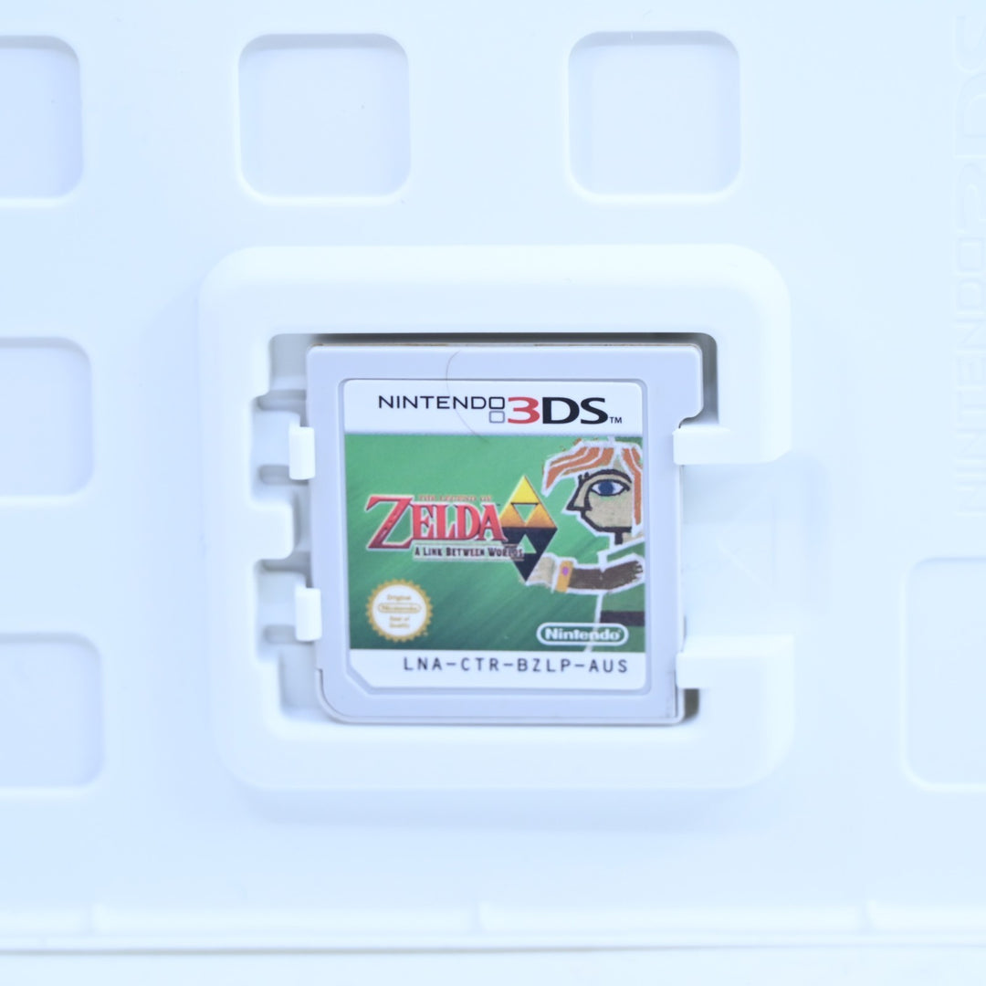 The Legend of Zelda: A Link Between Worlds - Nintendo 3DS Game - PAL + Manual