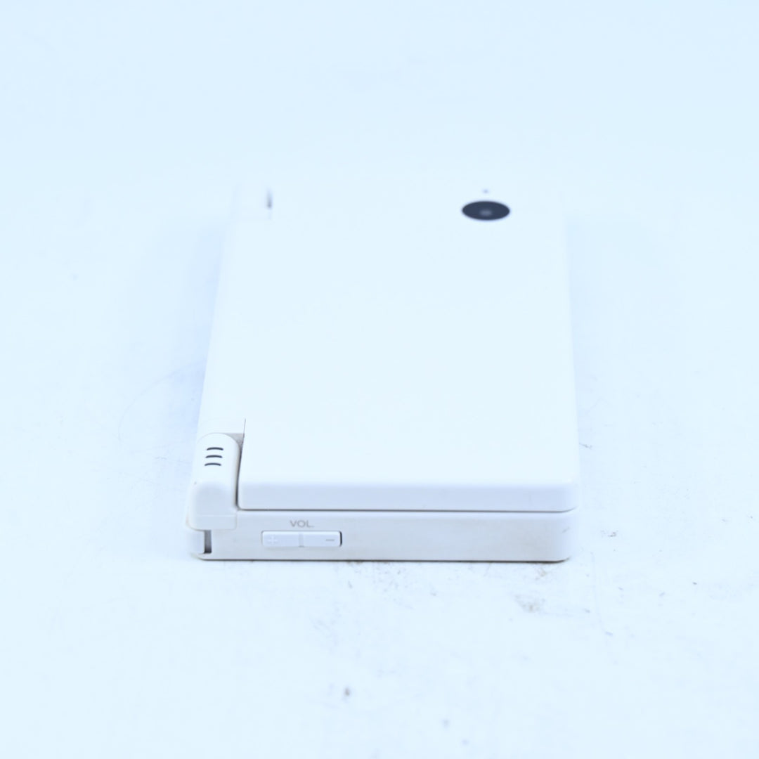 White Nintendo DSi Console - C/TWL-AUS - PAL - FREE POST!