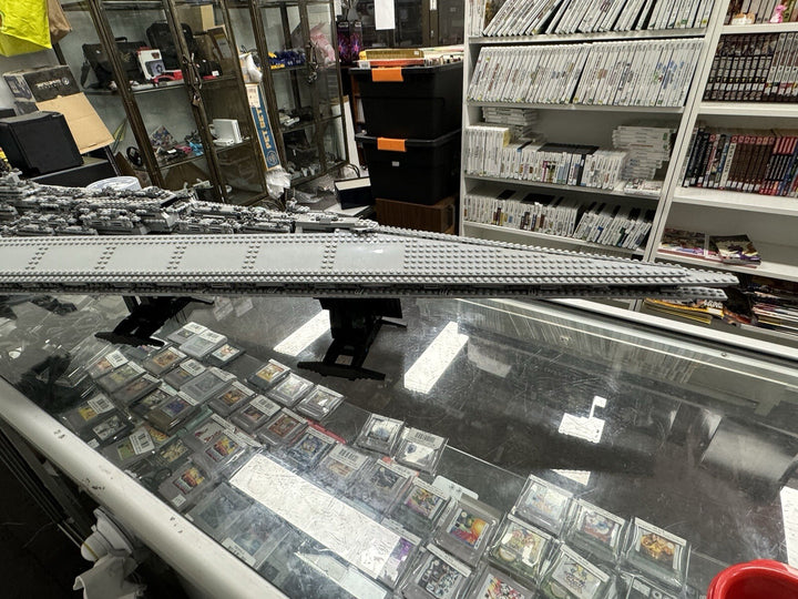 LEGO Star Wars Super Star Destroyer 10221 UCS Darth Vader + Light My Bricks