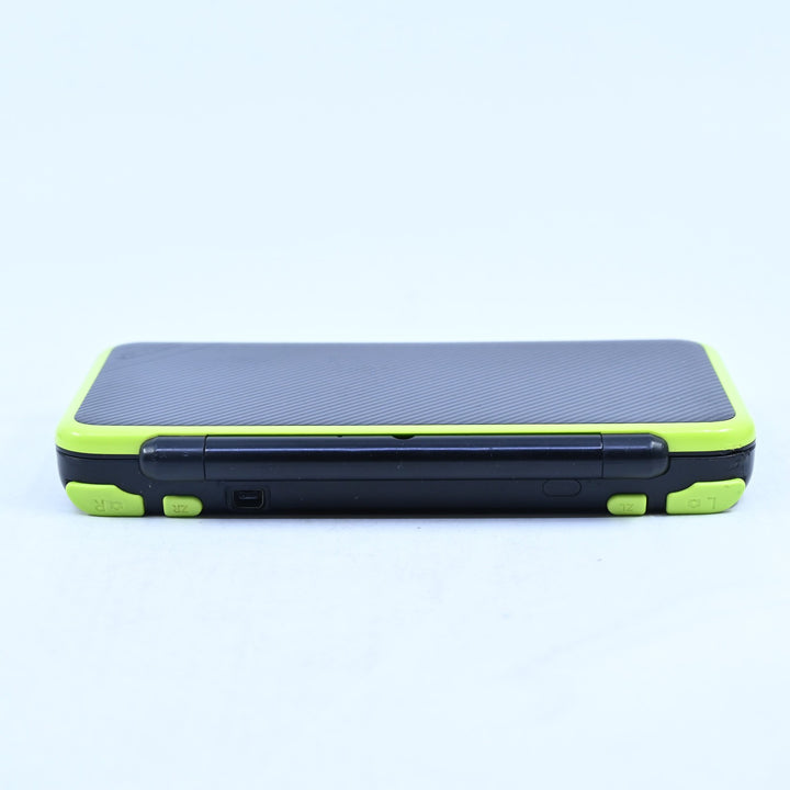 Black / Lime - 'New' Nintendo 2DS LL/XL Console + 64GB MicroSD - Region Free