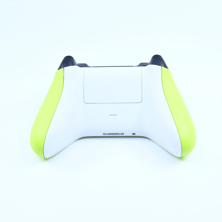 Electric Volt Green - Xbox One Wireless Controller - Xbox One Accessory