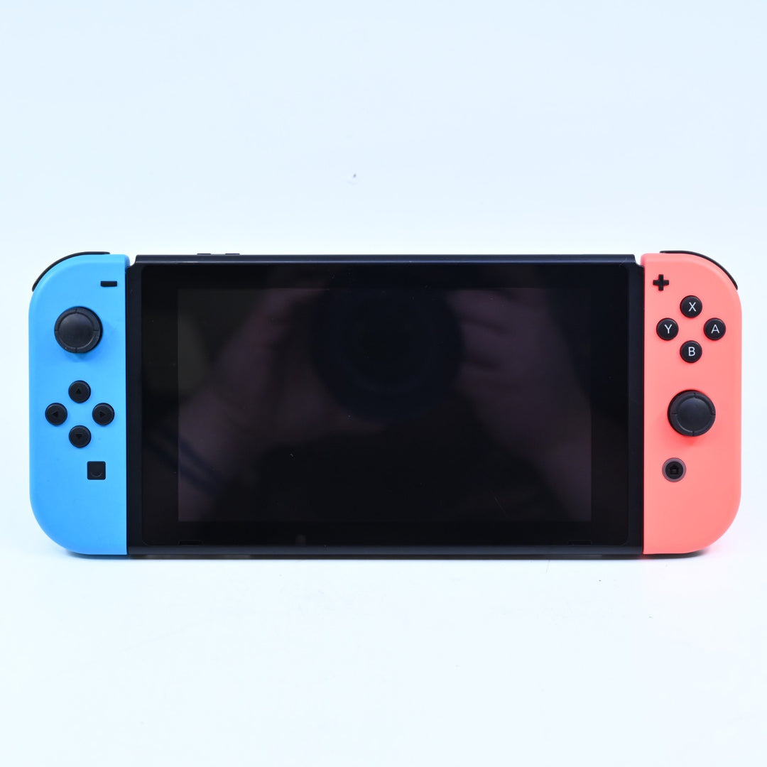 Blue / Red XAW700182 - Nintendo Switch Boxed Console - PAL - FREE POST!