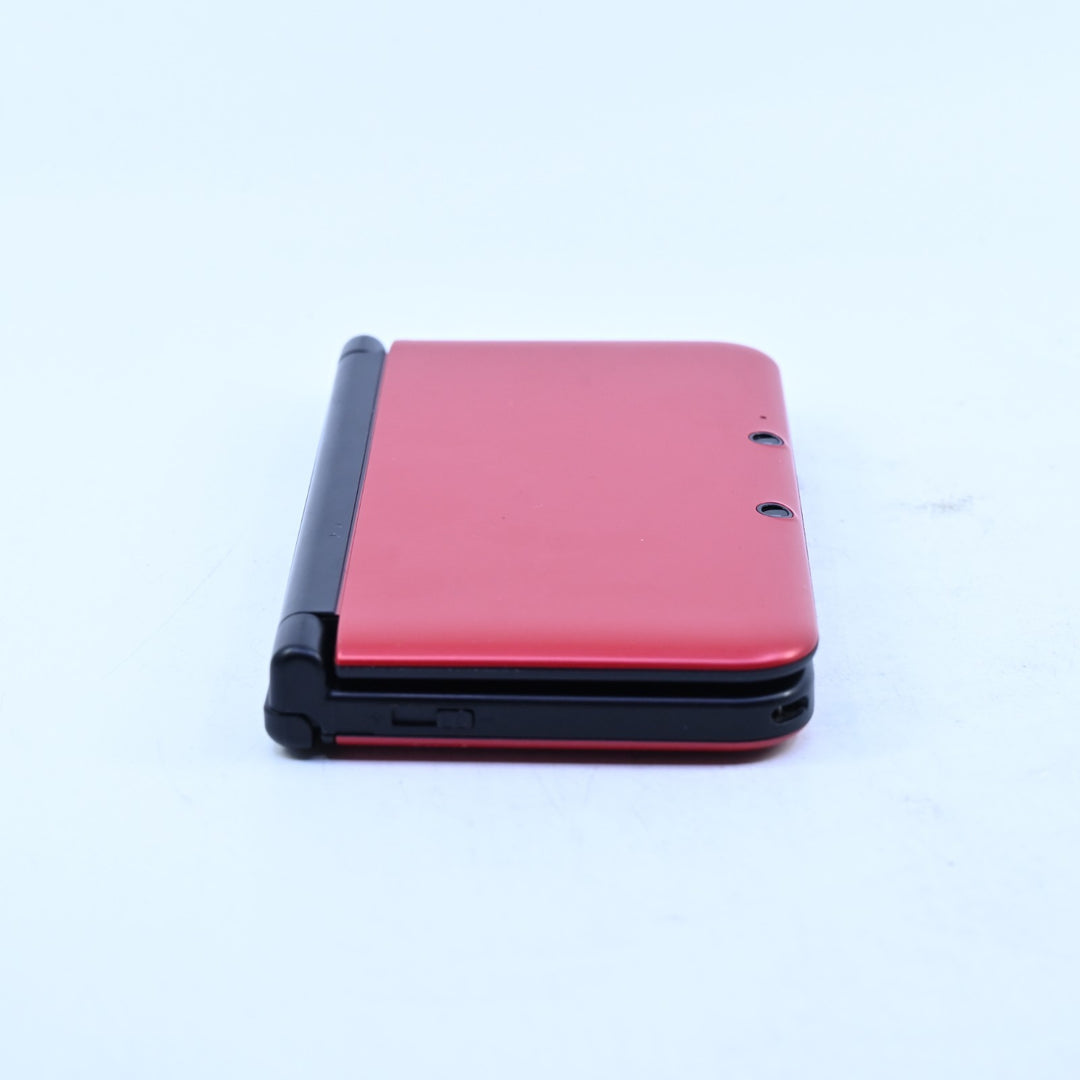 Red / Black Nintendo 3DS Console XL - SPR-001(EUR) + 4GB SD Card - PAL FREE POST