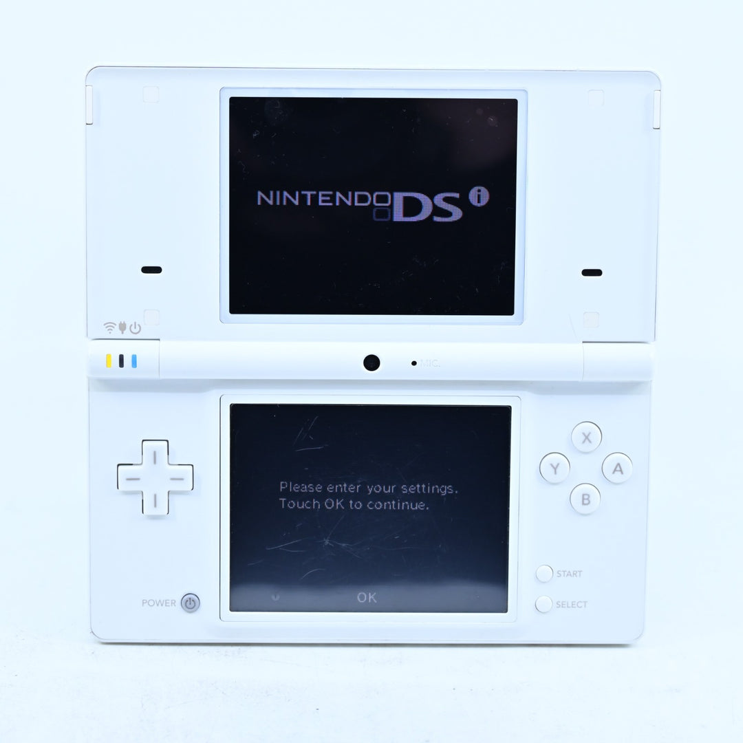 White - Nintendo DSi Console - TWL-001 - Includes 4GB SD - FREE POST!