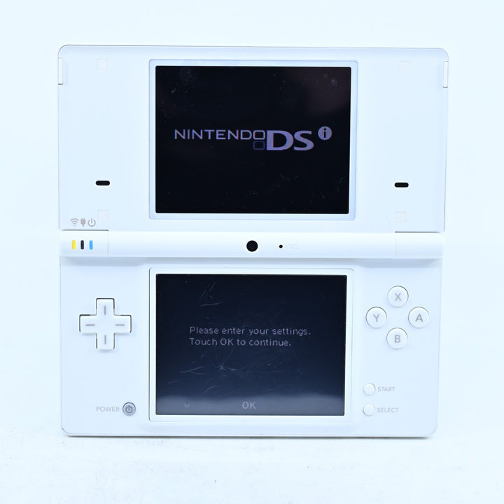 White - Nintendo DSi Console - TWL-001 - Includes 4GB SD - FREE POST!