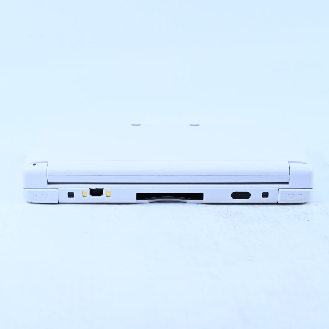 White Nintendo 3DS Console XL - SPR-001(EUR) - PAL + 4GB SD Card