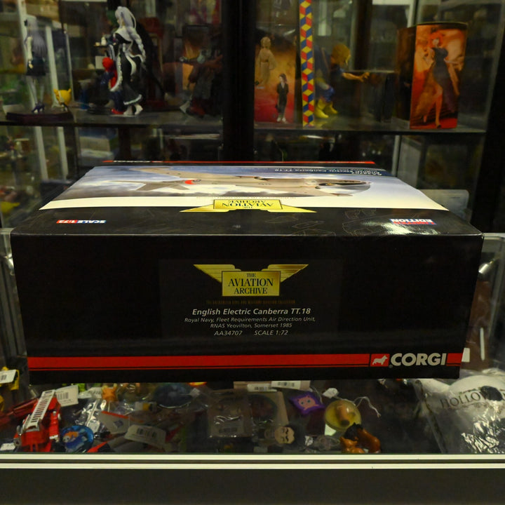 Corgi Aviation 1:72 English Electric Canberra TT.18 Royal Navy AA34707 - Plane