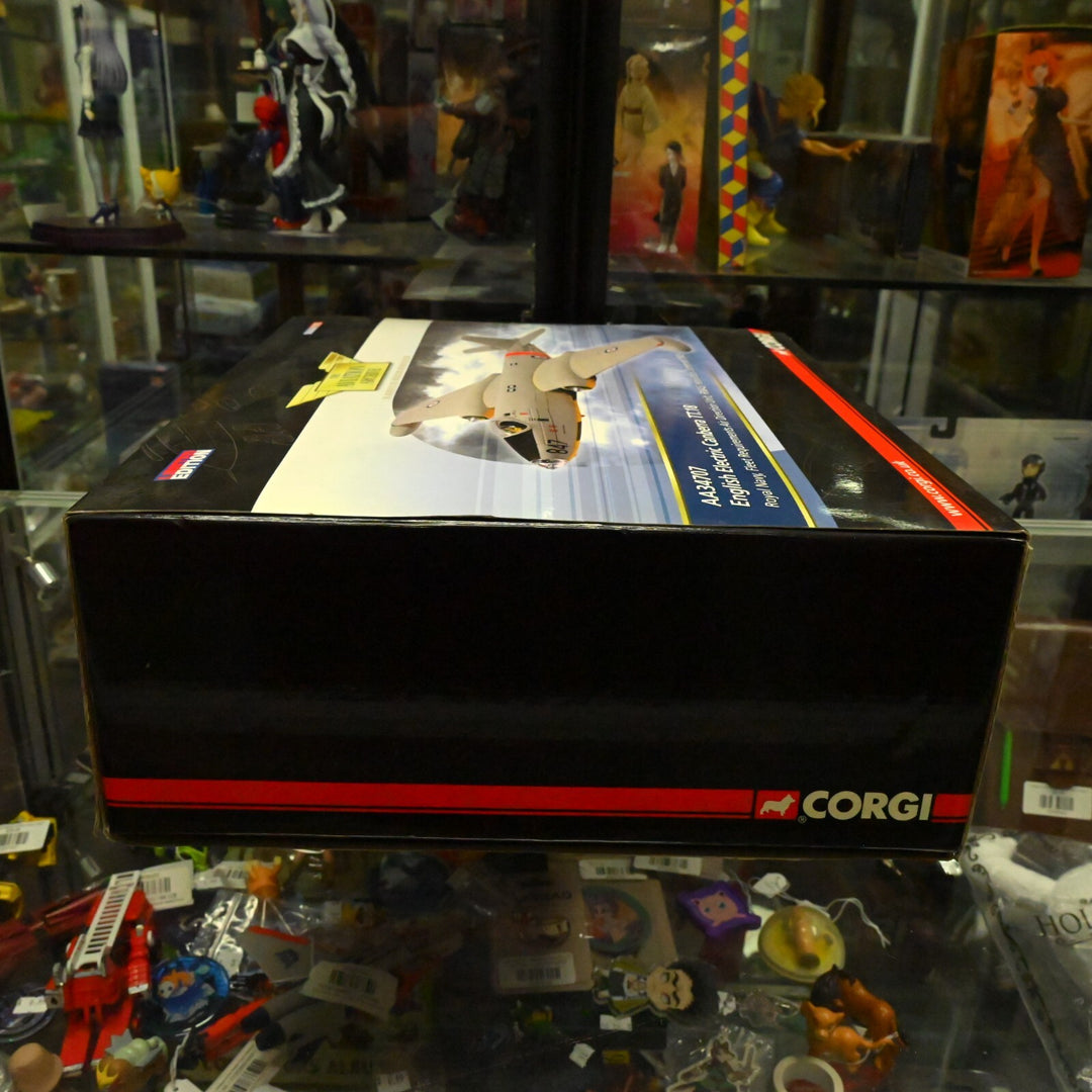 Corgi Aviation 1:72 English Electric Canberra TT.18 Royal Navy AA34707 - Plane