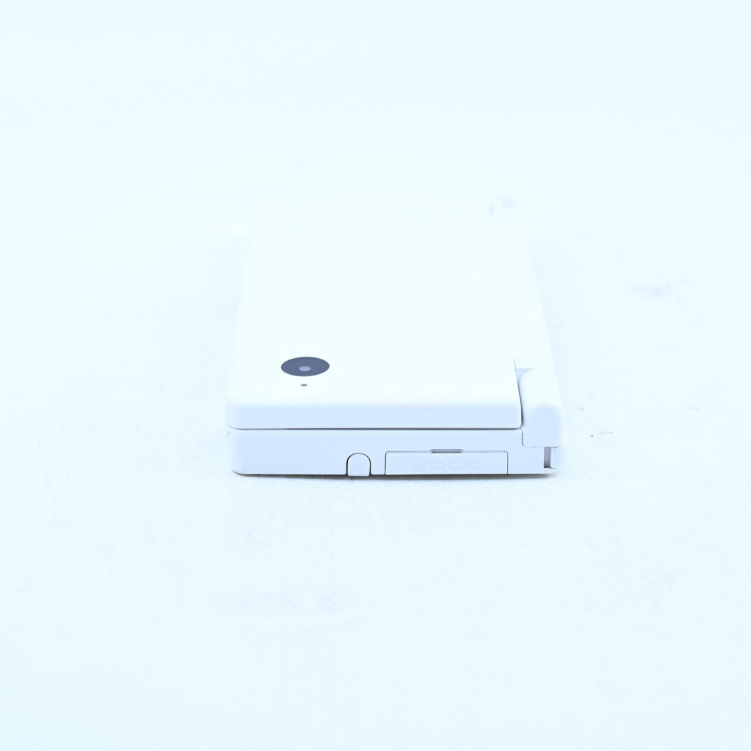 White - Nintendo DSi Console - TWL-001 - Includes 4GB SD - FREE POST!