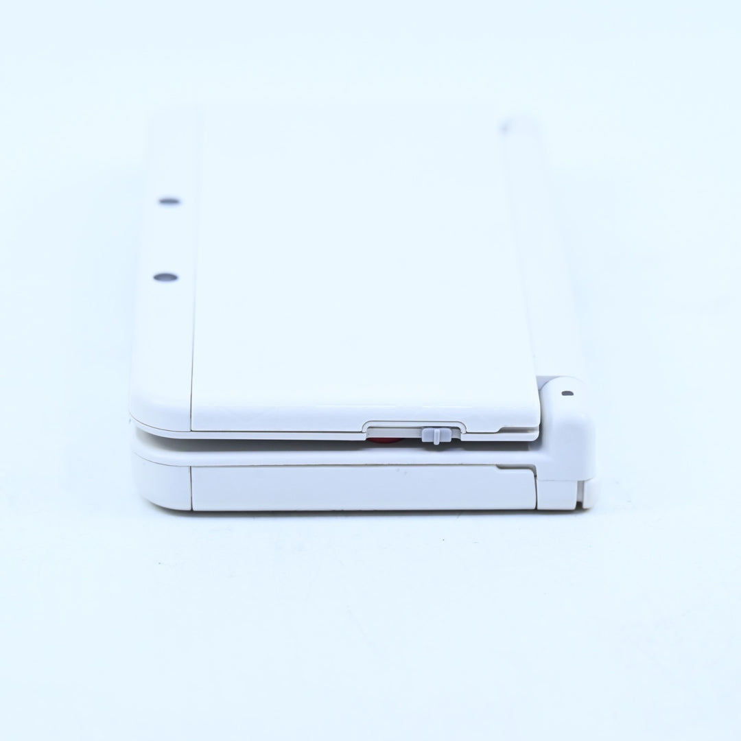 Super Mario White Limited Edition - 'New' Nintendo 3DS Console - PAL - FREE POST