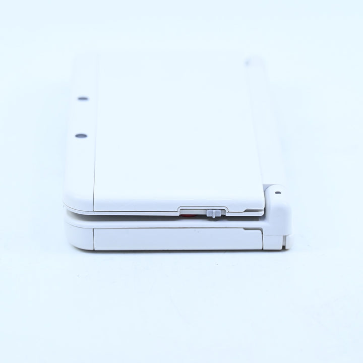 Super Mario White Limited Edition - 'New' Nintendo 3DS Console - PAL - FREE POST