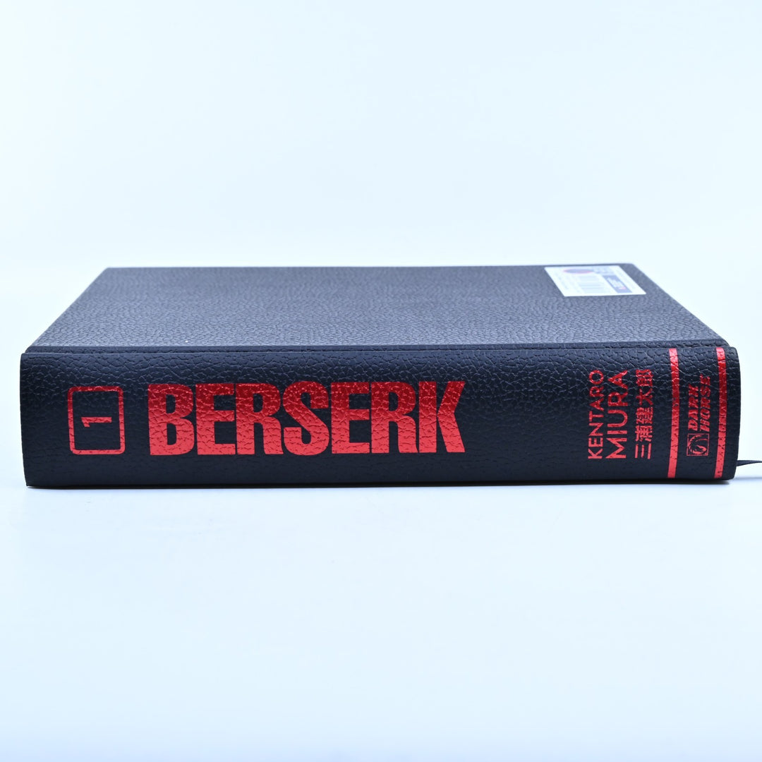 Berserk - Deluxe Edition Volume 1 - Kentaro Miura - Dark Horse - Manga