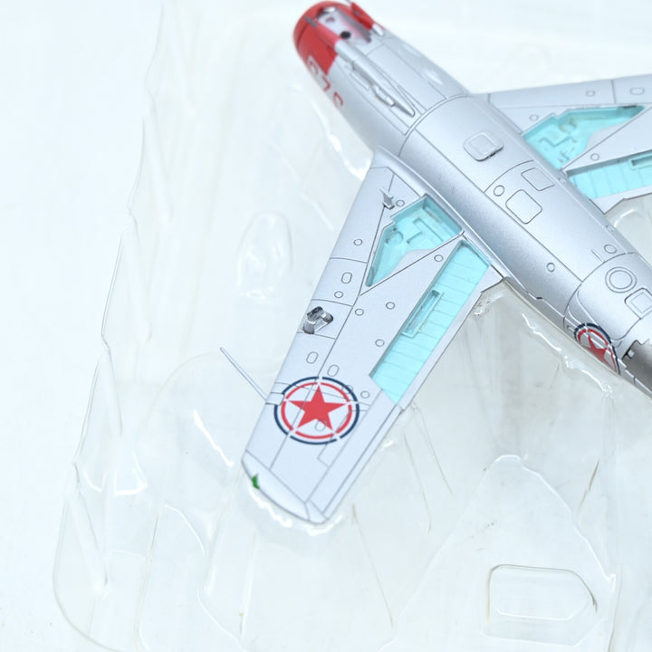 Hobby Master 1:72 MiG-15bis 196th IAP, Antung, China 1952 HA2401  Die Cast Plane