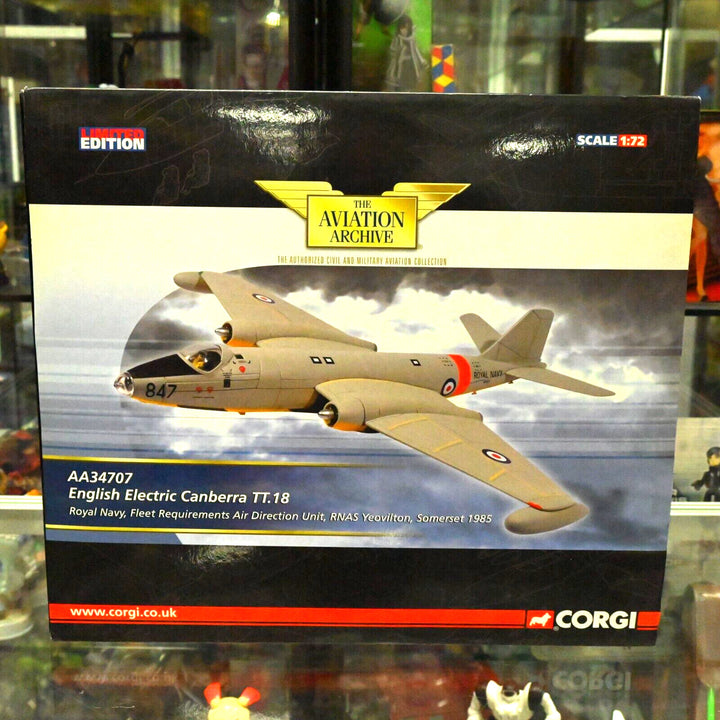 Corgi Aviation 1:72 English Electric Canberra TT.18 Royal Navy AA34707 - Plane