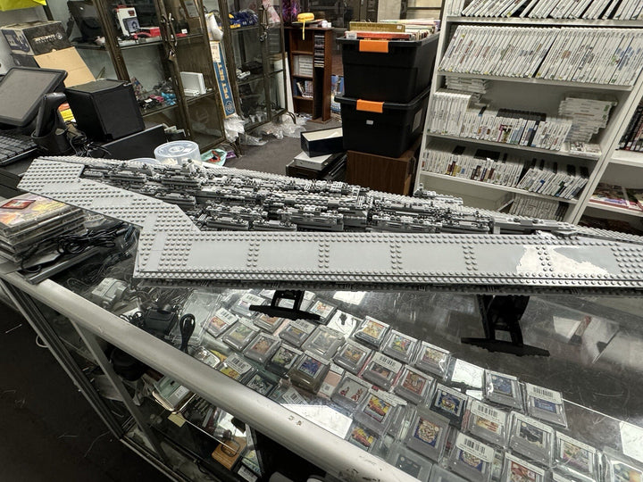 LEGO Star Wars Super Star Destroyer 10221 UCS Darth Vader + Light My Bricks