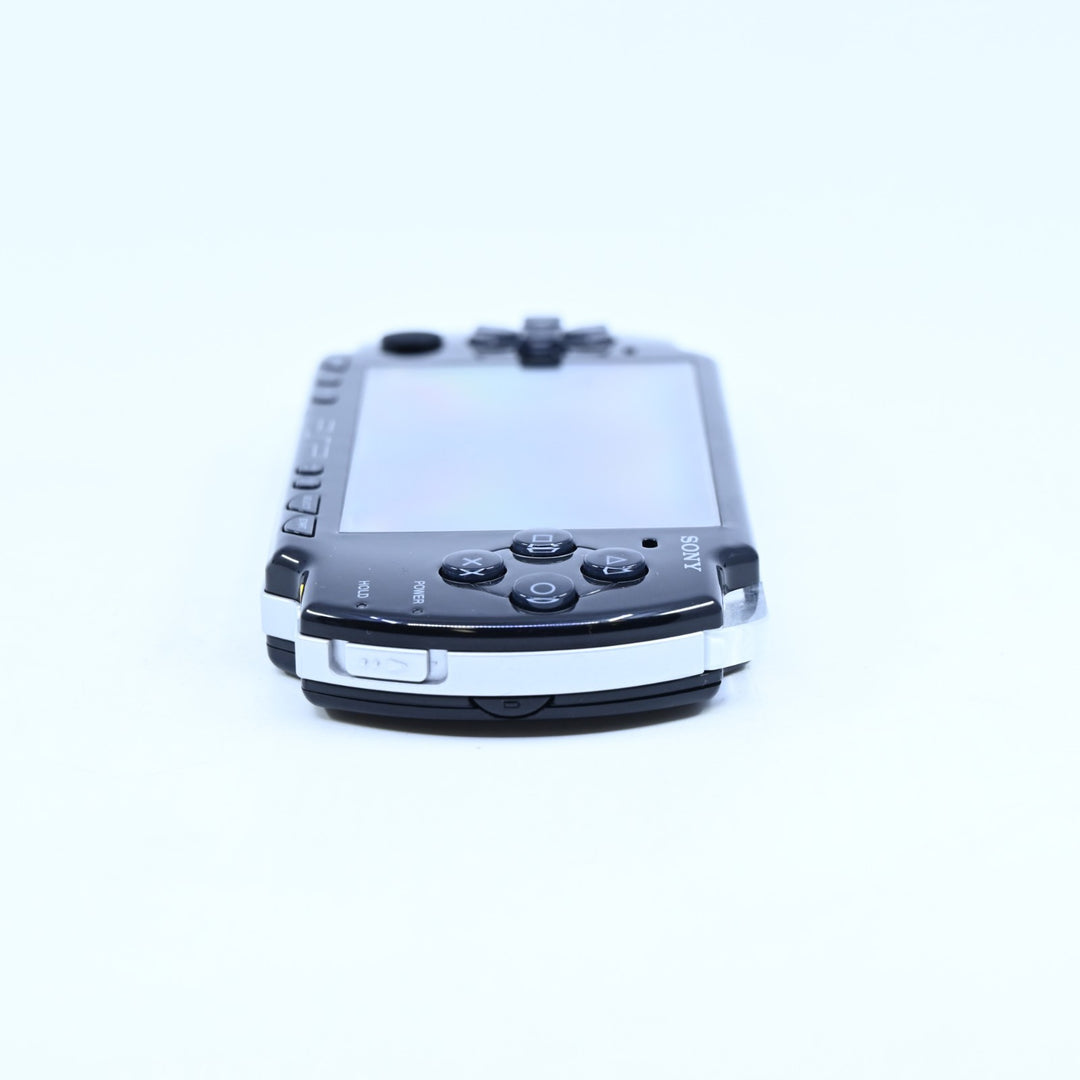 Black - Sony PSP Console - PSP-2002 - 2000 + NEW BATTERY! FREE POST!