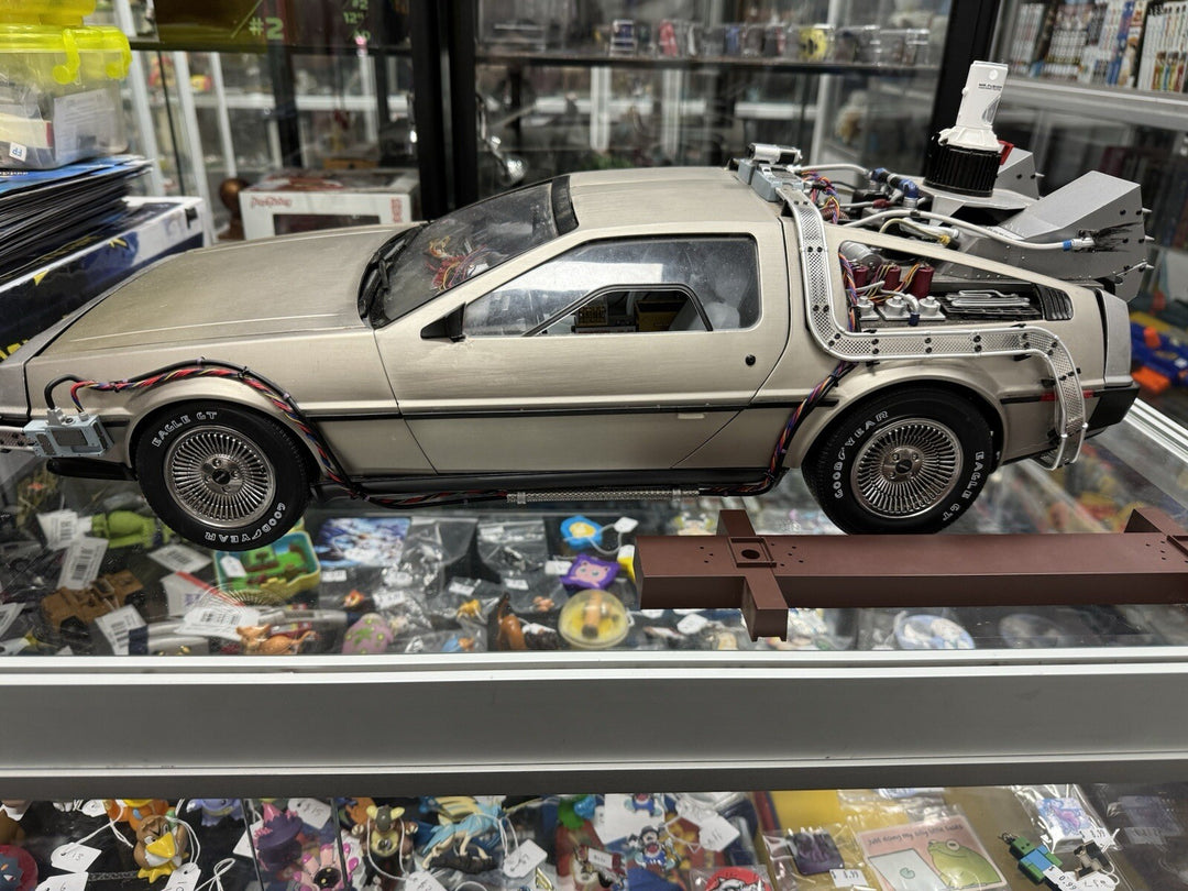 DeAgostini DeLorean - Back to the Future Assembled vehicle + Books!