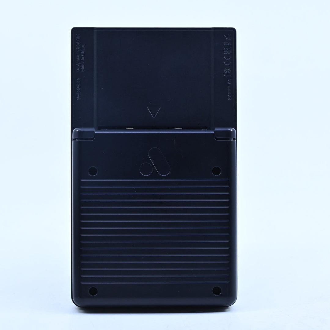 Black Analogue Pocket with Analogue Dock + Controller - Analogue Console