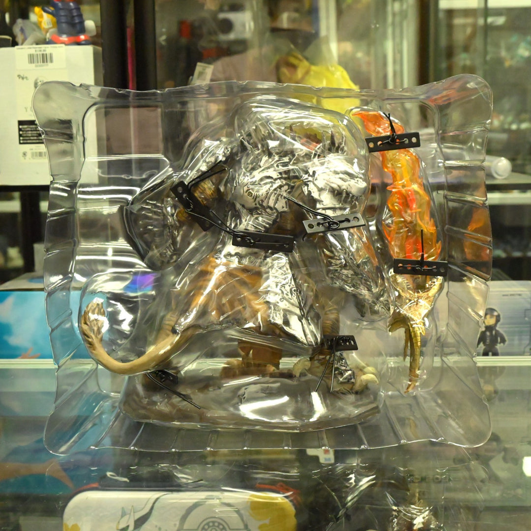 AS NEW! Guild Wars 2 Collectors Edition - PC Game / Figure