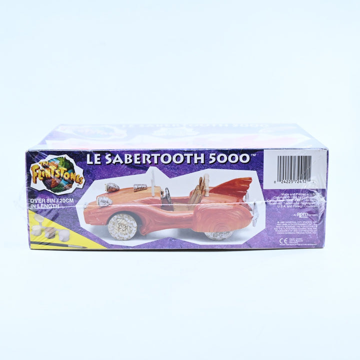 Le Sabertooth 5000 - The Flintstones - 1/20 Scale Plastic Model Kit - Model Car