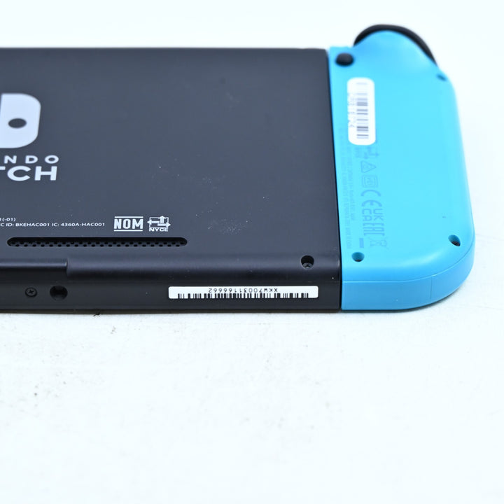 Blue / Red XKW700311 - Nintendo Switch Boxed Console - PAL - FREE POST!