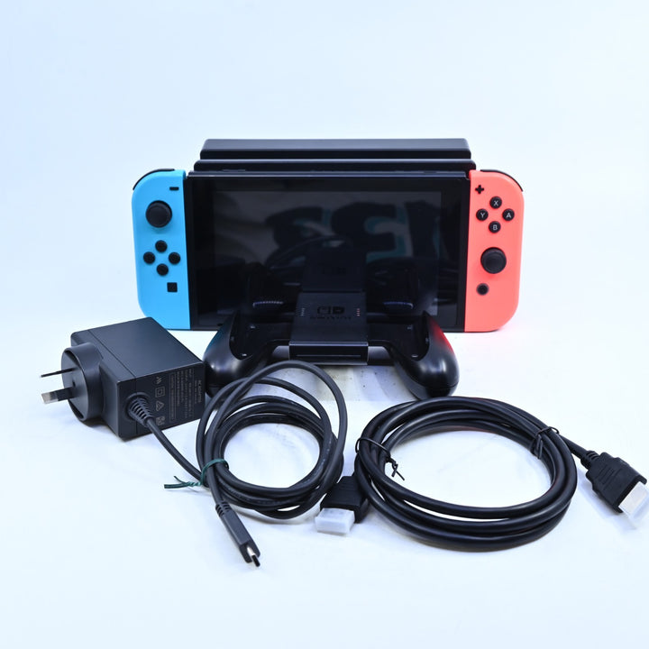 Blue / Red  Nintendo Switch  - Nintendo Switch Boxed Console - PAL