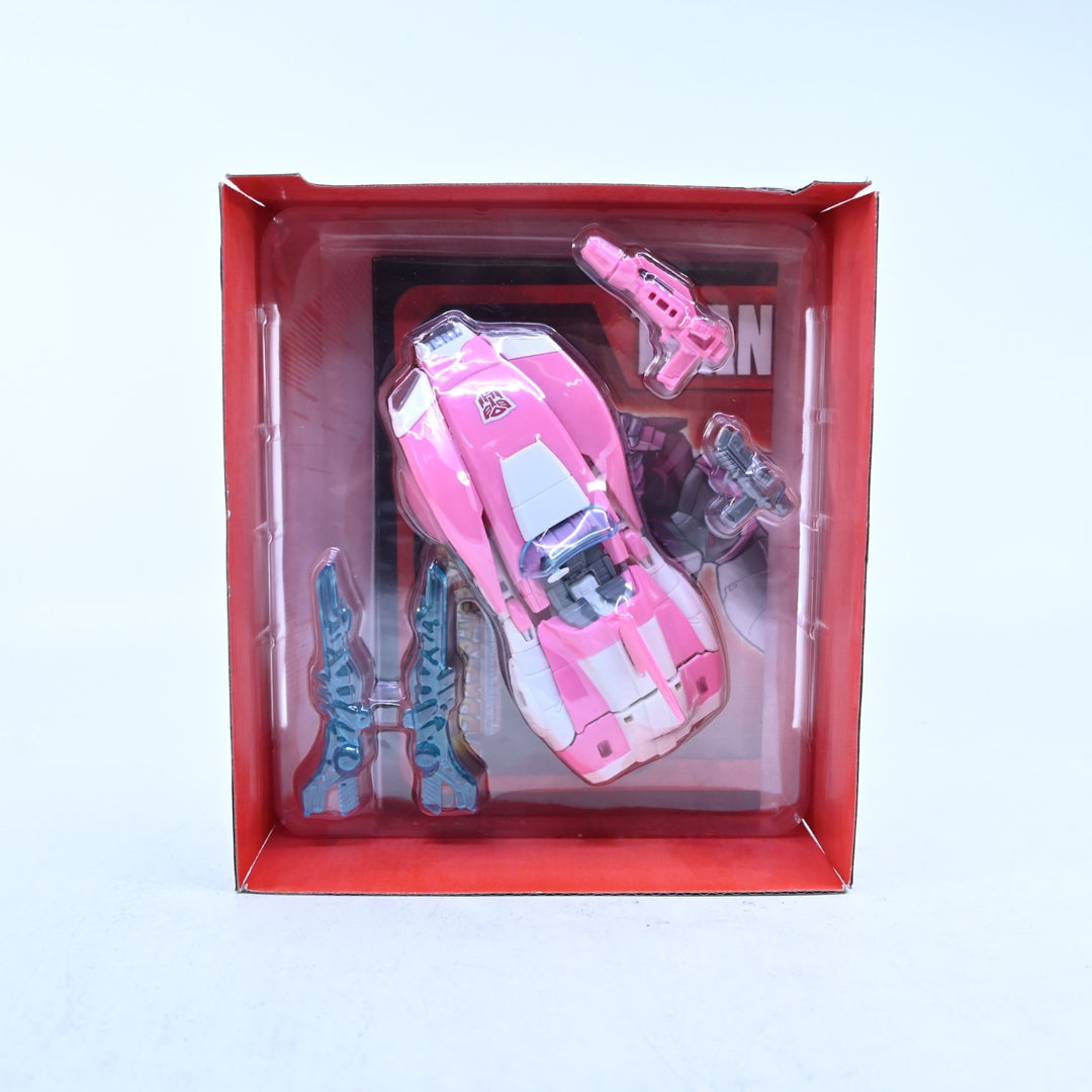Arcee - LG-10 - Transformers Legends - Takara Tomy - Action Figure / Toy