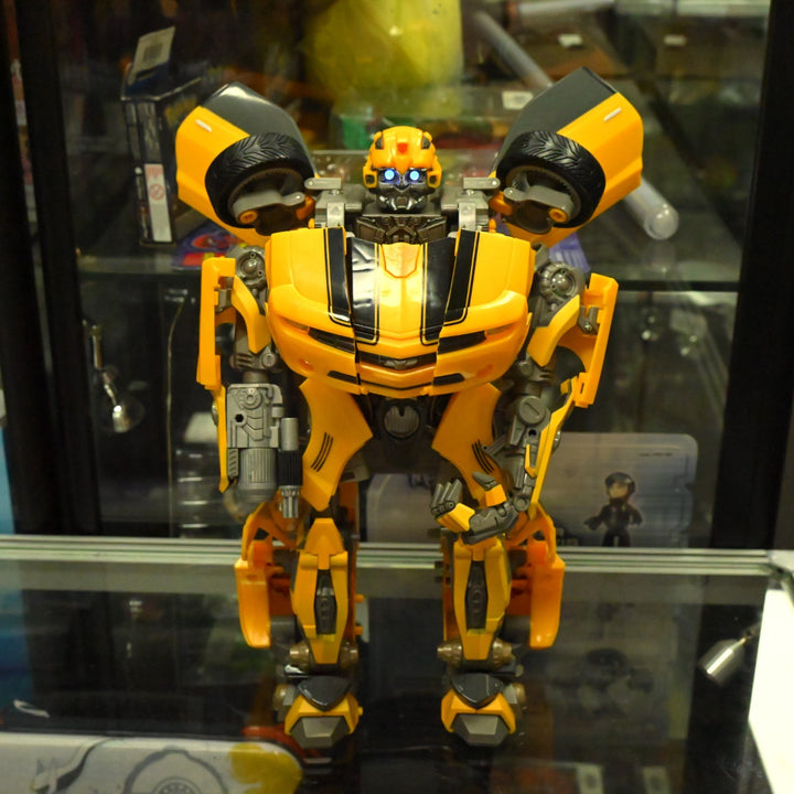 Ultimate Bumblebee - Titanium Series Animatronic Bumblebee - Transformer