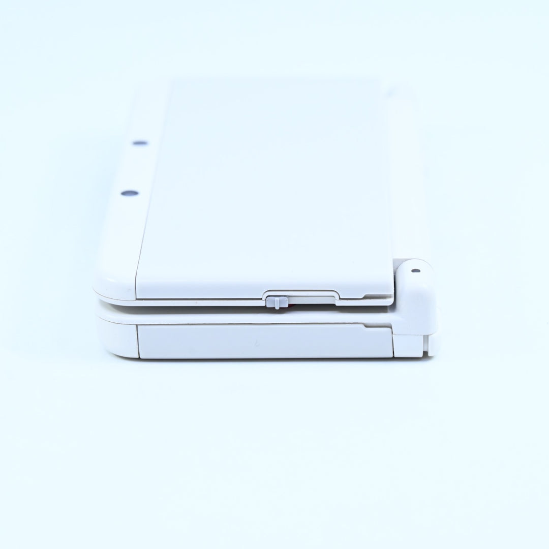 White - 'New' Nintendo 3DS Boxed Console - KTR-001 - PAL - FREE POST!