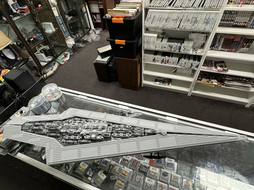 LEGO Star Wars Super Star Destroyer 10221 UCS Darth Vader + Light My Bricks