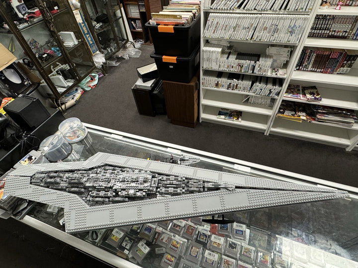 LEGO Star Wars Super Star Destroyer 10221 UCS Darth Vader + Light My Bricks