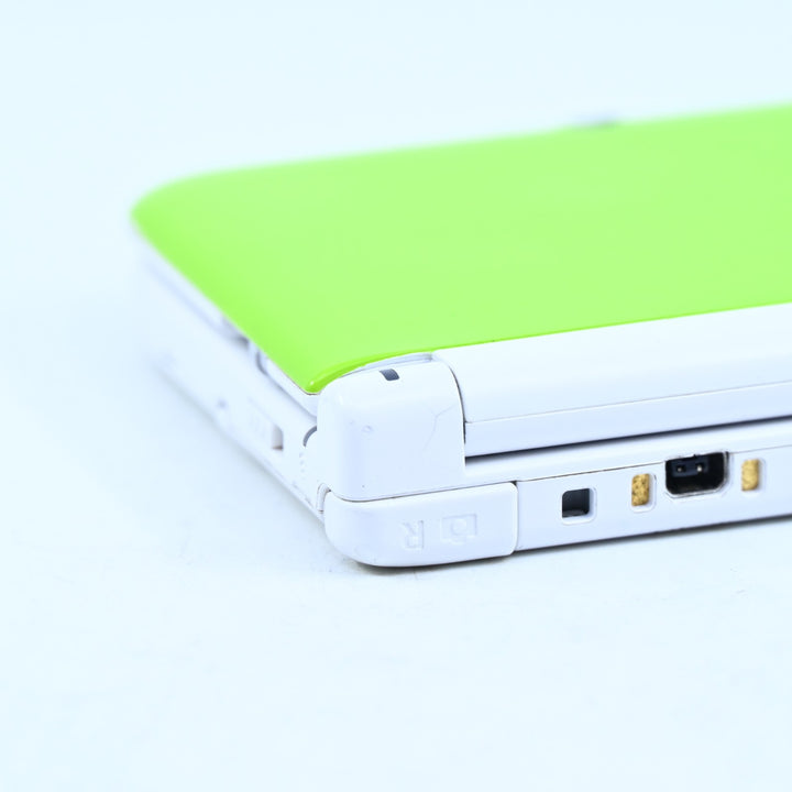 Yoshi Special Edition - Nintendo 3DS Console XL - SPR-001(EUR) - PAL