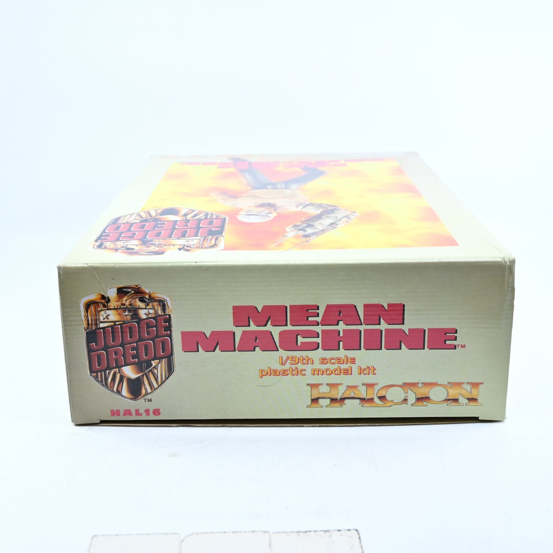 Judge Dredd Mean Machine 1:9 Scale Model Kit Halcyon - Other Model