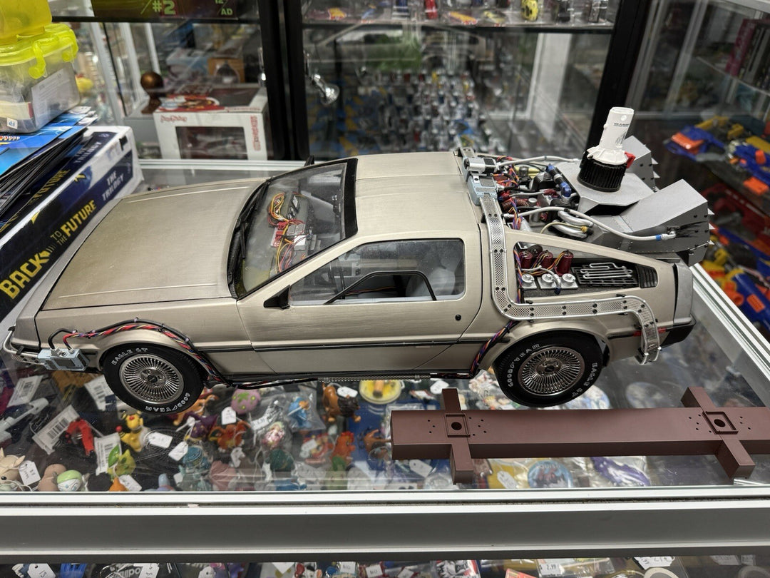 DeAgostini DeLorean - Back to the Future Assembled vehicle + Books!