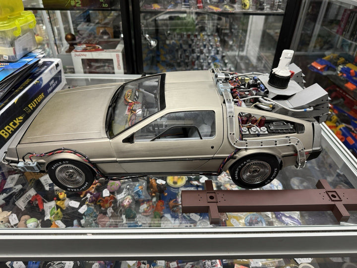 DeAgostini DeLorean - Back to the Future Assembled vehicle + Books!