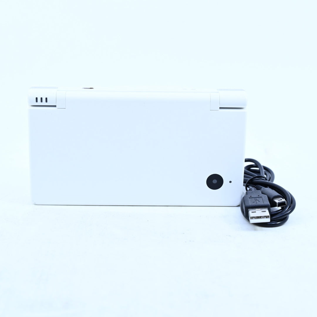 White - Nintendo DSi Console - TWL-001 - Includes 4GB SD - FREE POST!