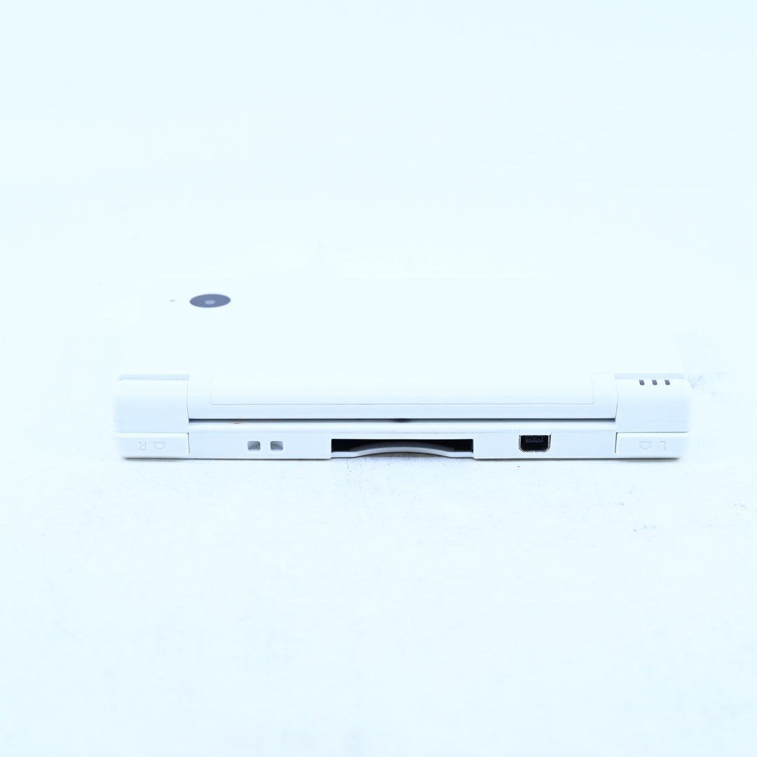 White - Nintendo DSi Console - TWL-001 - Includes 2GB SD - FREE POST!