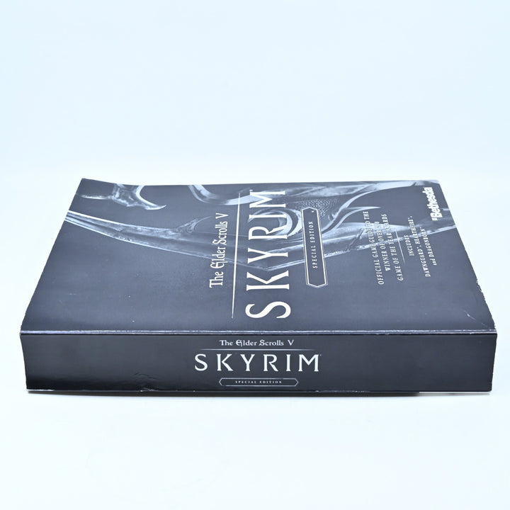The Elder Scrolls V: Skyrim Special Edition Guide Book