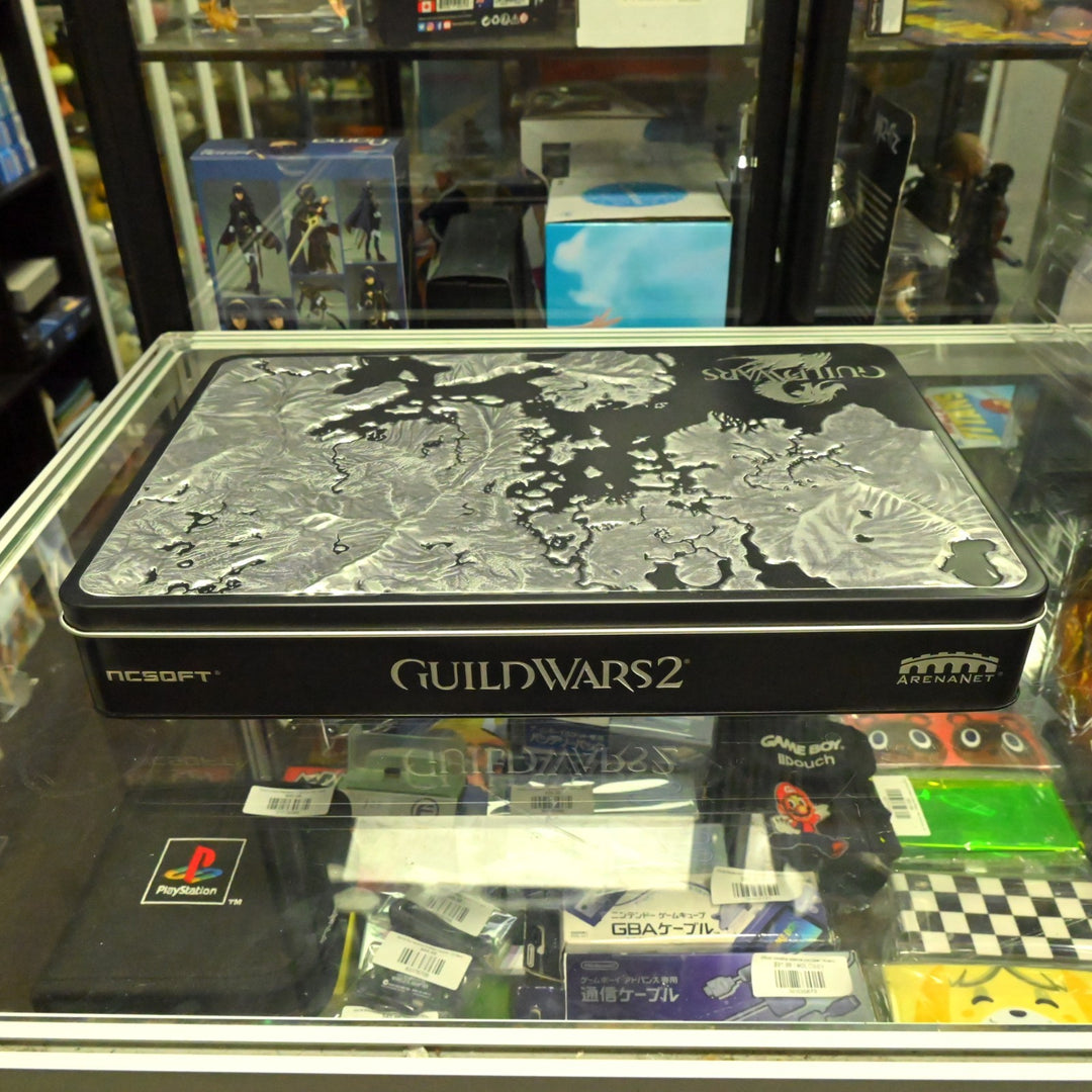 AS NEW! Guild Wars 2 Collectors Edition - PC Game / Figure