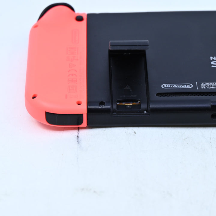 Blue / Red XAW400054 - Nintendo Switch Boxed Console - PAL - FREE POST!