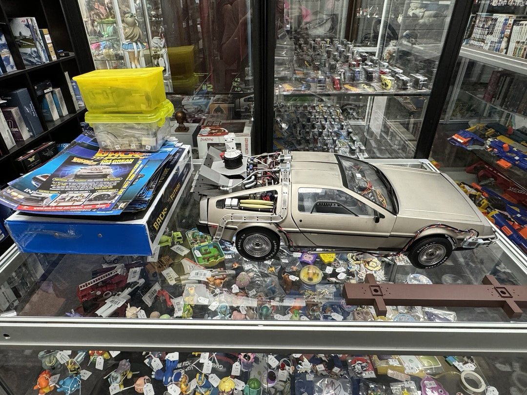 DeAgostini DeLorean - Back to the Future Assembled vehicle + Books!