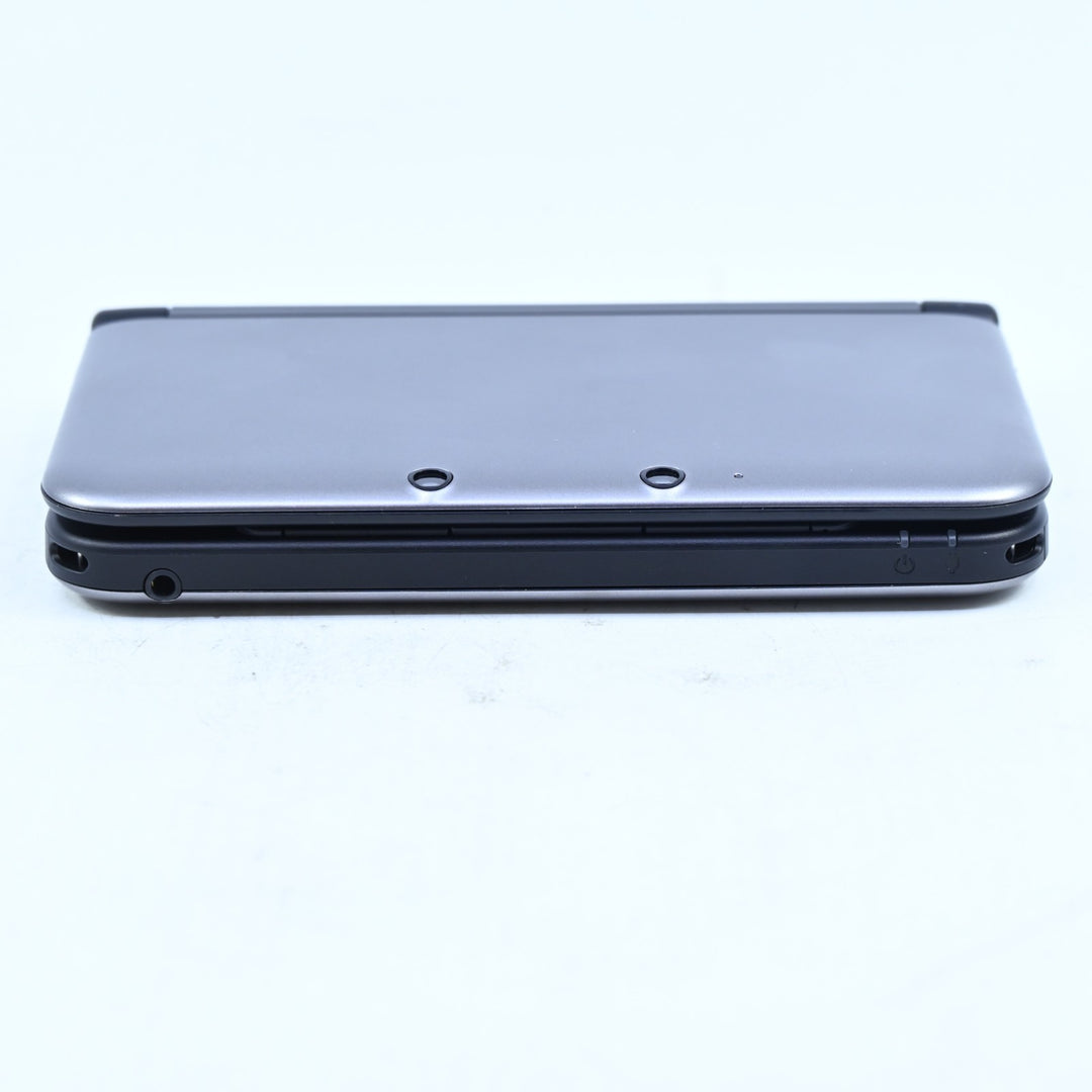 LIKE NEW! Silver / Black - Nintendo 3DS XL Console - SPR-001 - PAL - FREE POST!