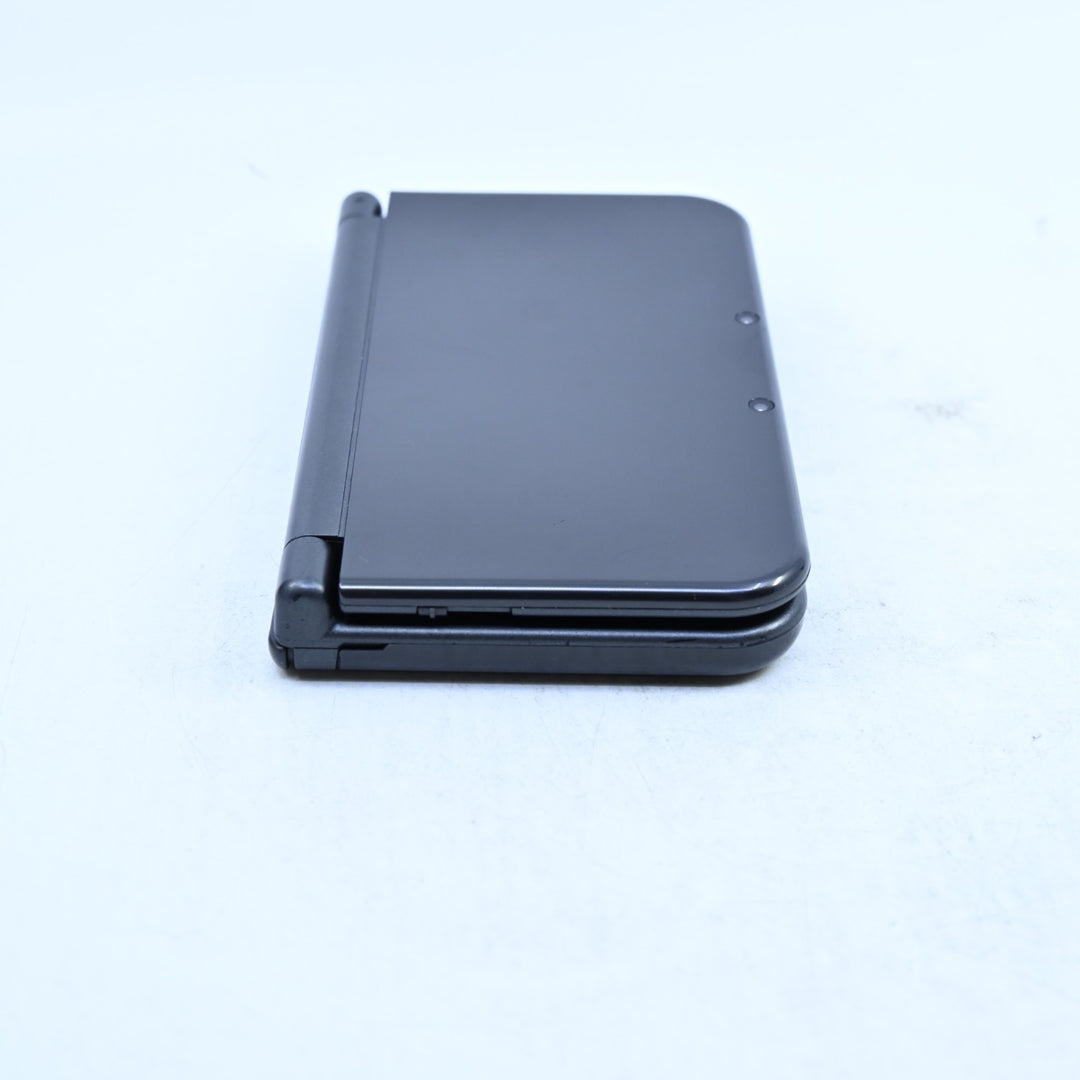 Metallic Black - 'New' Nintendo 3DS Console XL RED-001 - PAL - 4gb card