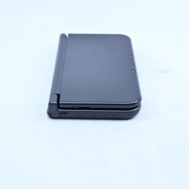 Metallic Black - 'New' Nintendo 3DS Console XL RED-001 - PAL - 4gb card