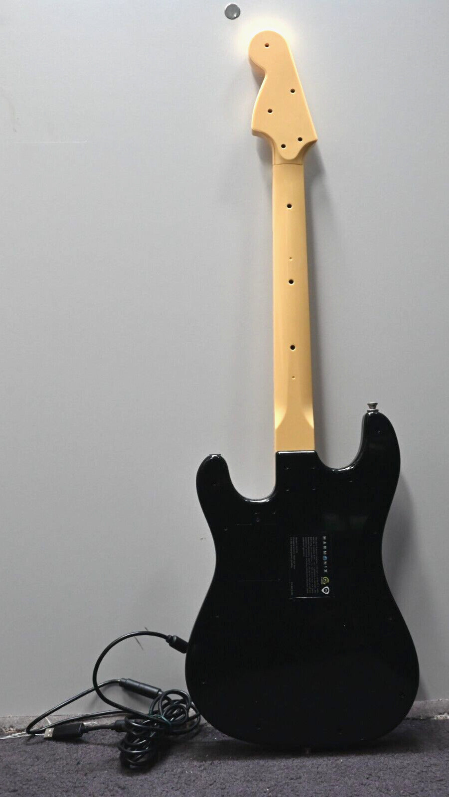 Guitar Hero Fender Stratocaster Harmonix Wired Guitar - Xbox 360 Accessory