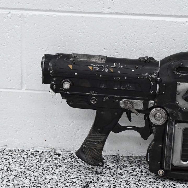 Retro Lancer Replica - Gears of War 3 - 1:1 Scale - Video Game Collectable / Toy