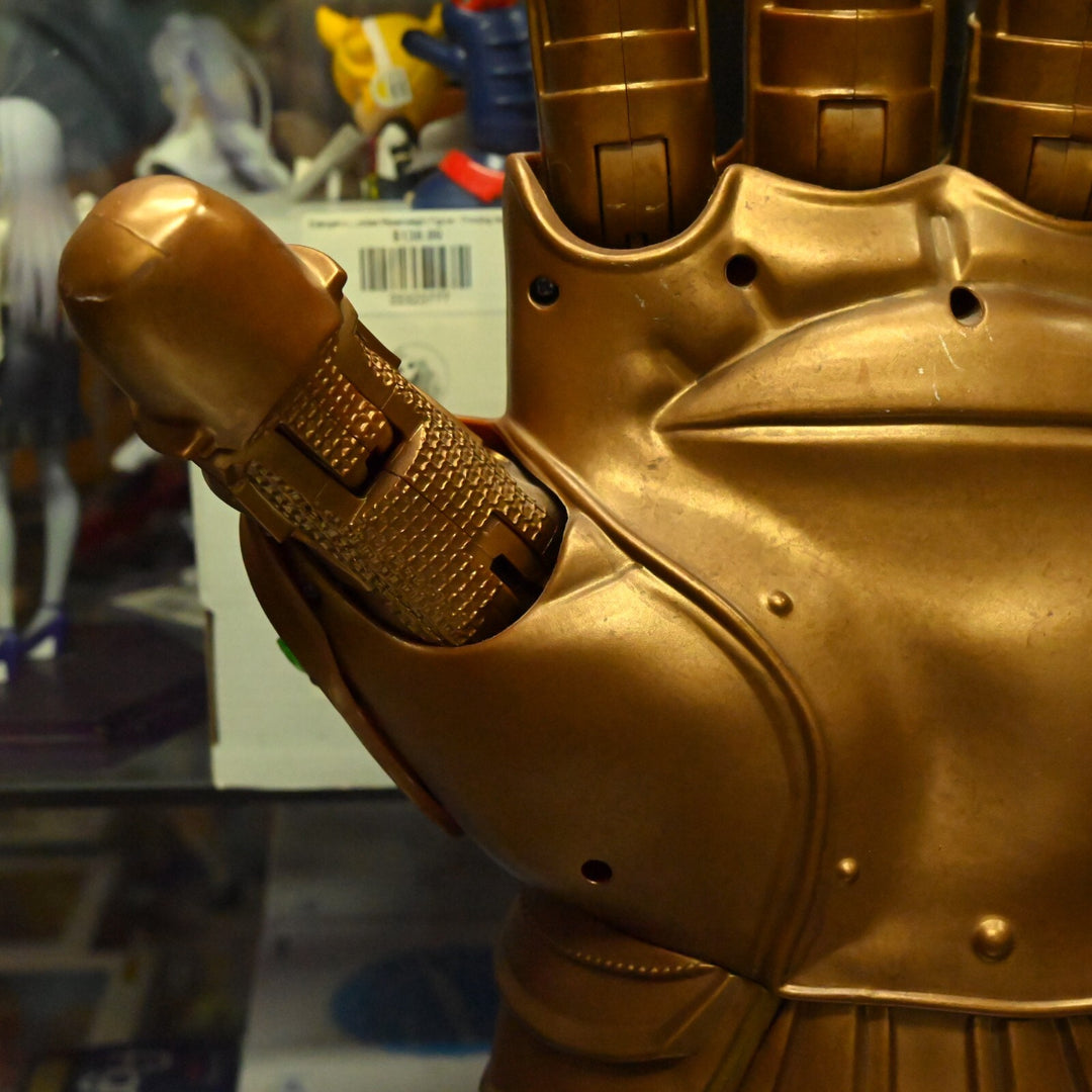 Marvel Legends - Thanos' Infinity Gauntlet Replica - Toy